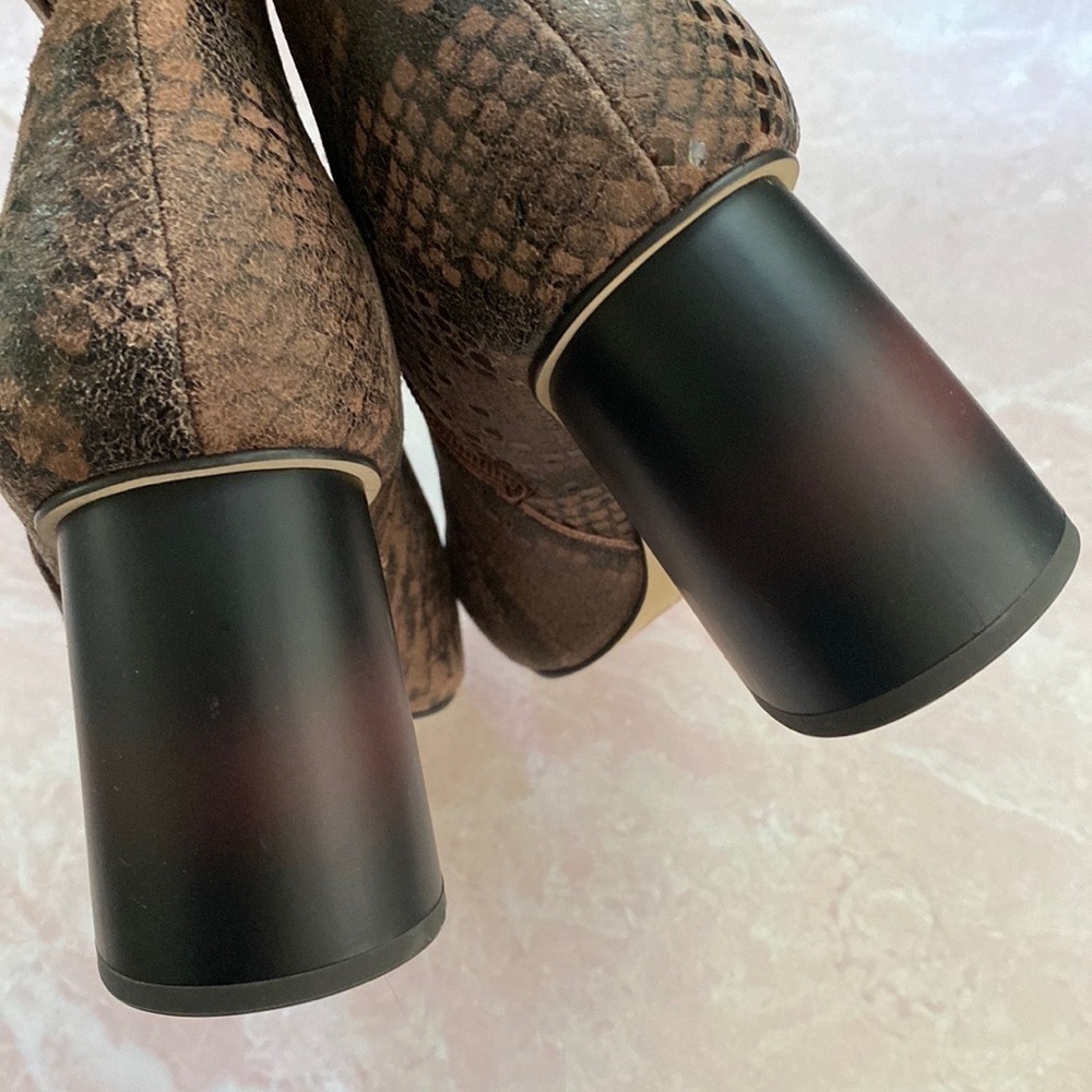 Sanctuary Bossanova Snakeskin Leather Heeled Bootie Sz 7.5M - Picture 9 of 13